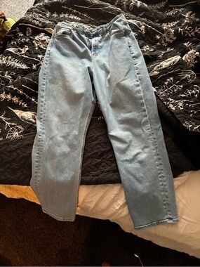 American Eagle Outfitters Light Blue Curvy Mom Jeans